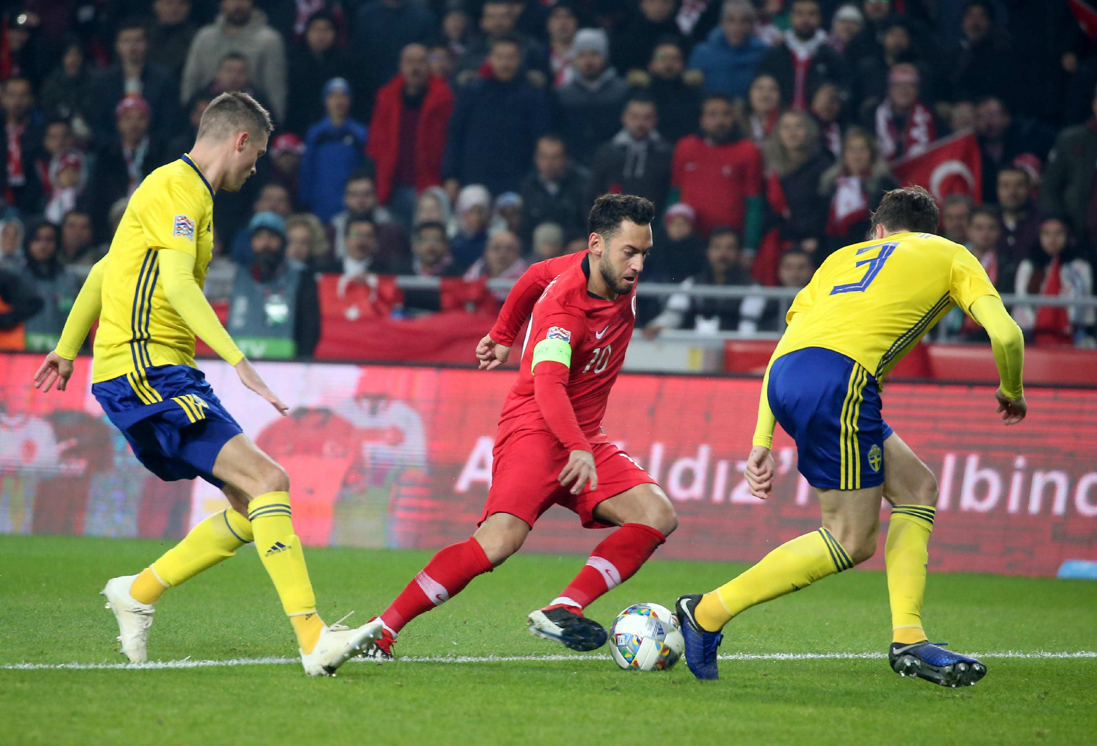 足球不仅是 足球不仅是