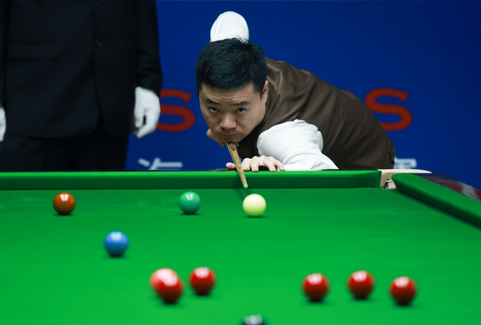 色内心的探 色内心的探